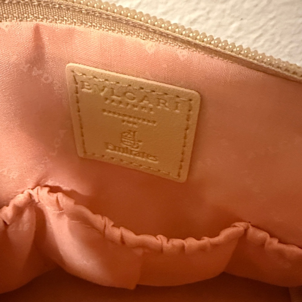 Bulgari Pale Yellow Leather Cosmetic Pouch with Gold Logo - Picture 4 of 5